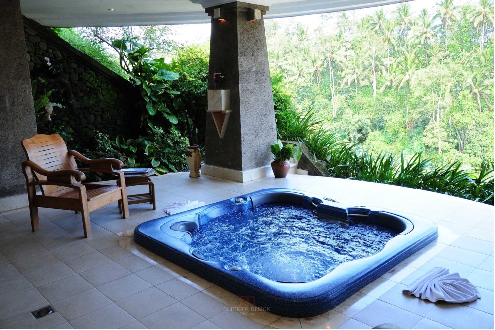 印尼巴厘岛乌布维士利酒店 VICEROY BALI_56689273-H1-lembah-spa-outdoor-jacuzzi-viceroy-bali.jpg