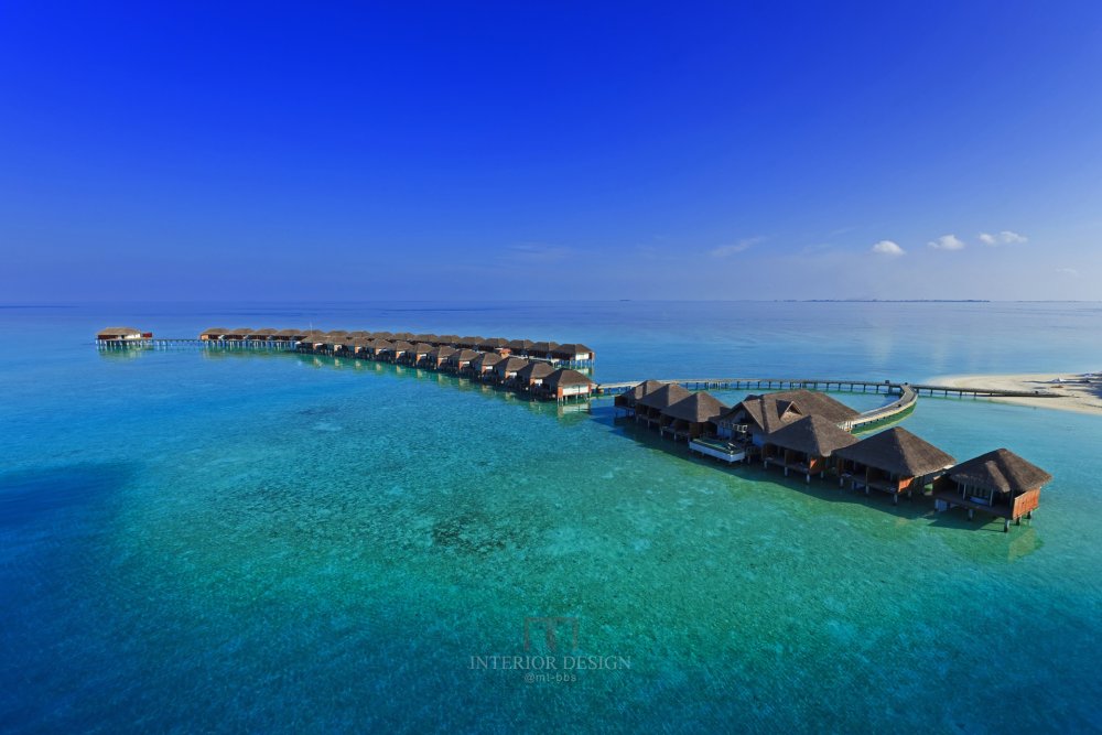 马尔代夫维拉沙鲁岛度假村 Velassaru Maldives_38738360-H1-Aerial_Of_Spa_Water_Villas.jpg