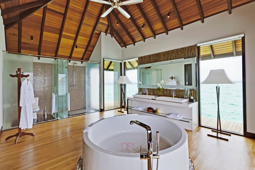 马尔代夫维拉沙鲁岛度假村 Velassaru Maldives_38738802-H1-Water_Suite_Bathroom.jpg