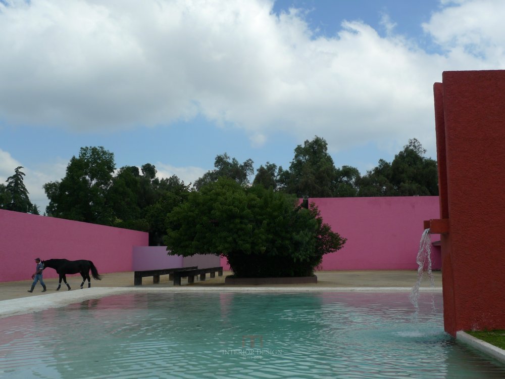 建筑师巴拉甘（Luis Barragán)作品高清自拍1－马厩_L1090261_缩小大小.JPG