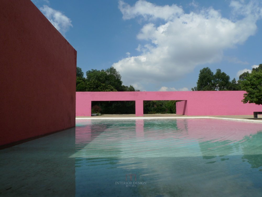 建筑师巴拉甘（Luis Barragán)作品高清自拍1－马厩_L1090274_缩小大小.JPG