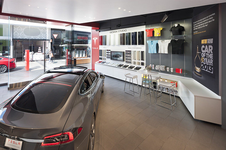 Tesla-showroom-by-MBH-Architects-Los-Angeles-California-02.jpg