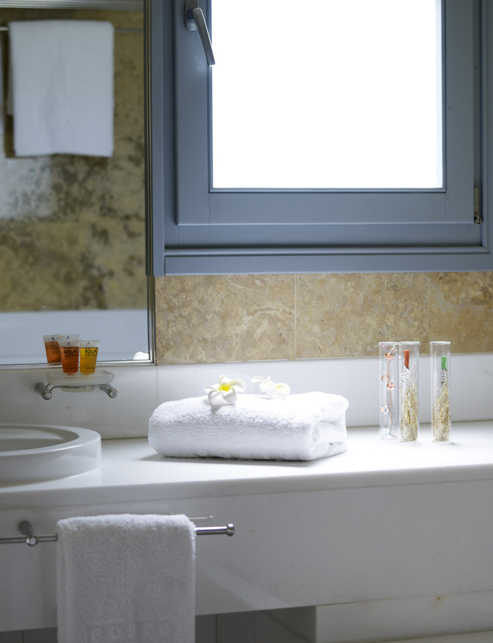 希腊Porto Kea Suites_51191483-H1-Bathroom_interior.jpg