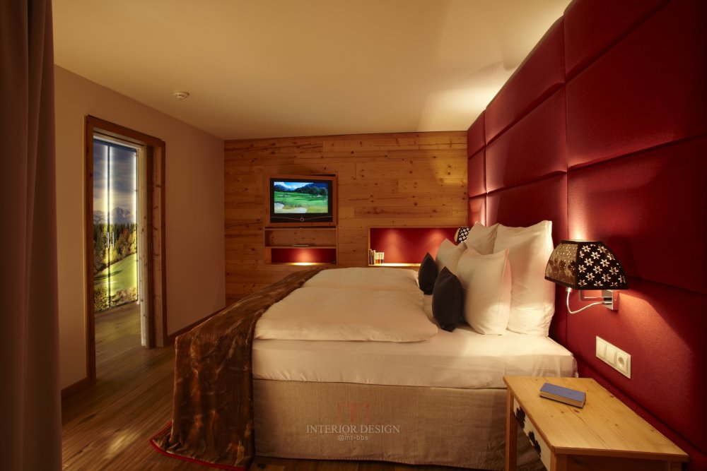 奥地利基茨比厄尔Grand Tirolia酒店_42771422-H1-GT_Junior_Suite_Sleeping_Room.jpg