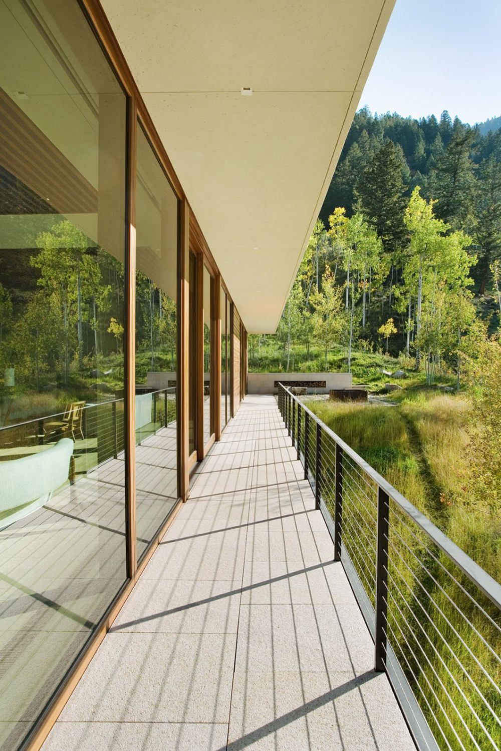 美国科罗拉多州阿斯彭群山环绕的私人现代住宅_Linear-House-05.jpg