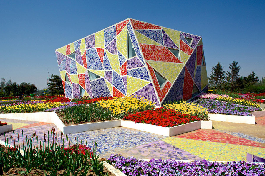 Ceramic Museum and Mosaic Park . （2013锦州世界园艺博览会公园）__c_vAxF-ZlG95gTNZBzDgdB_xoJPu6xiZ17KoqXPLMPYeD9s5AsHfUIaK-iDQQoKnA45CuCZLqcMR1HB.jpg