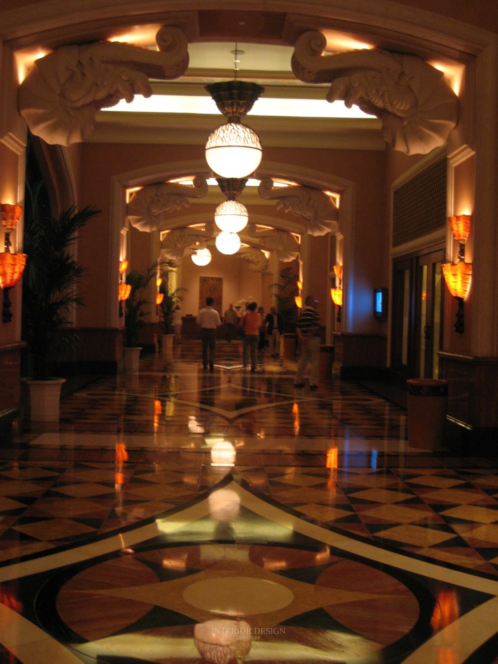 迪拜棕榈岛－亚特兰蒂斯度假酒店  （实拍）_IMG_6544_缩小大小.JPG
