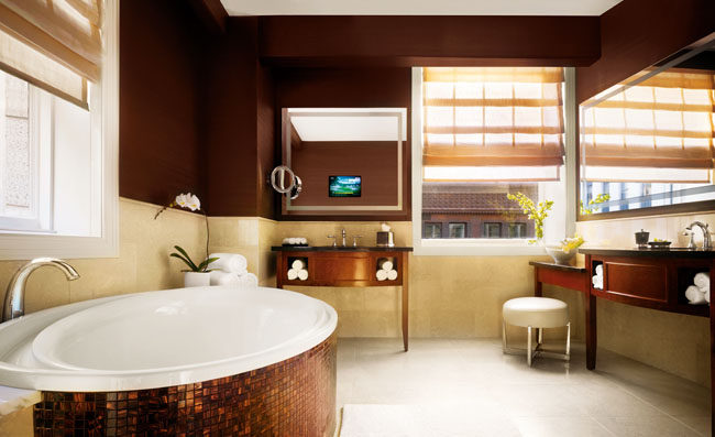 Suite-Bath.jpg