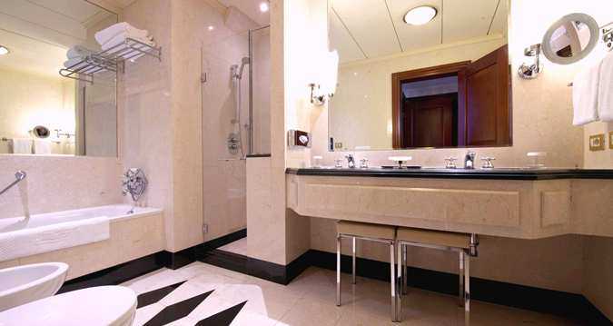 威尼斯莫利诺斯塔基希尔顿酒店(Hilton Molino Stucky Venice)_HL_towersuitebathroom01_14_675x359_FitToBoxSmallDimension_Center.jpg