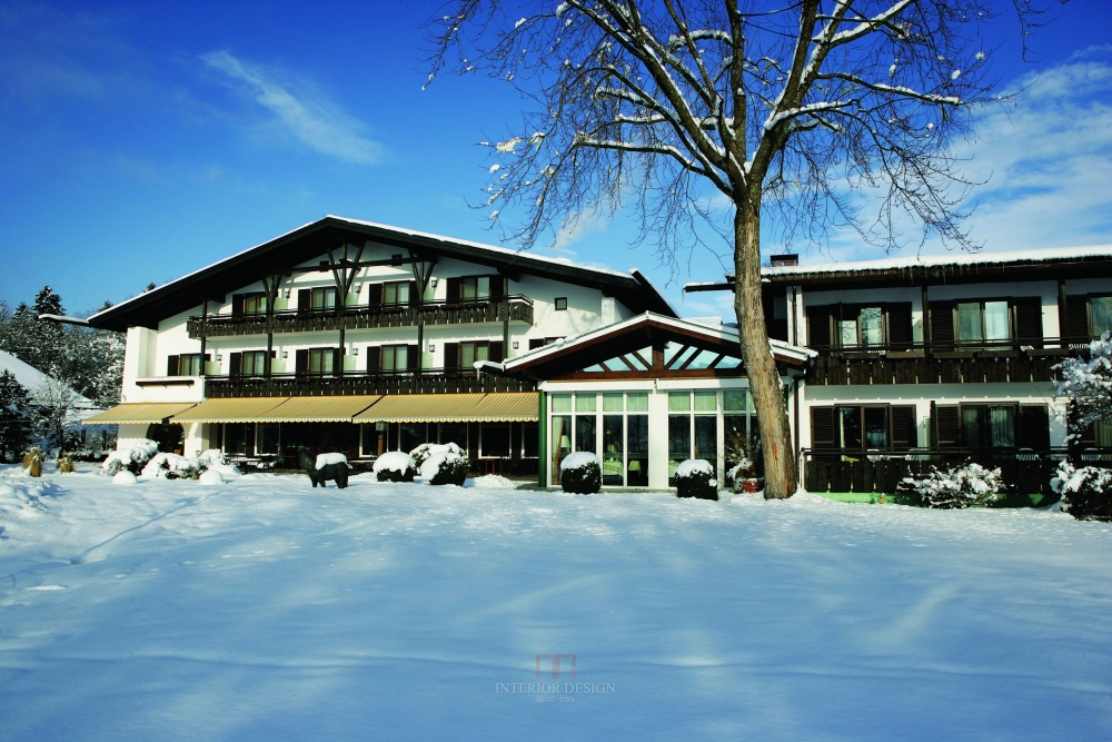 德国慕尼黑穆尔瑙阿尔班霍夫酒店 Alpenhof Murnau_30681618-H1-gartenansicht_winter.jpg