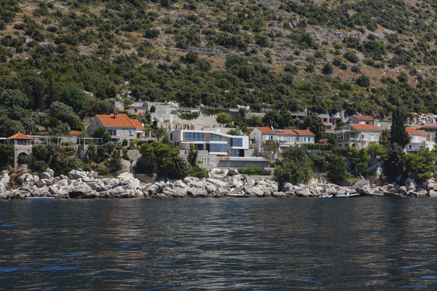 contemporary-mediterranean-coast-villa-7-thumb-630x420-28199.jpg