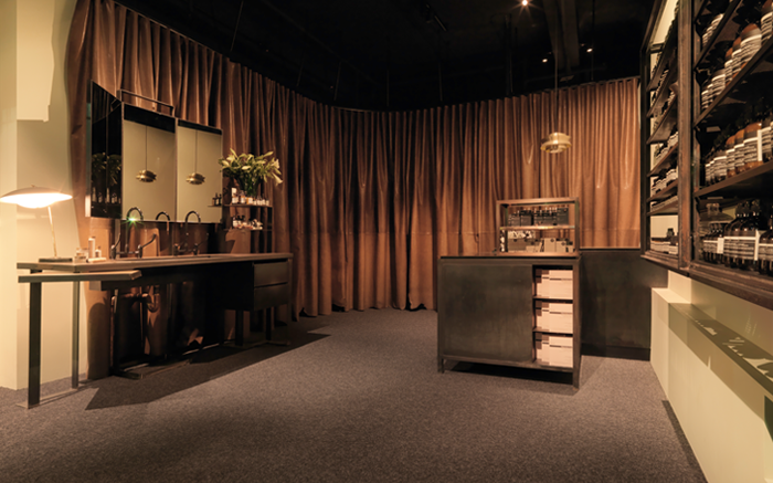 AESOP-AUS-STORE-COLLINS-STREET-LANDING-PAGE-IMAGE-700x437px-FA-1_1.png