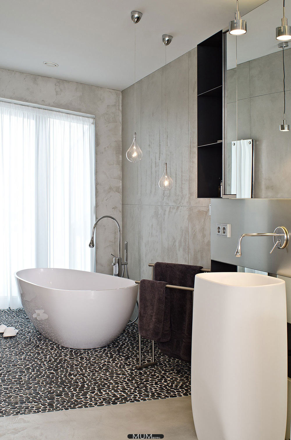 Concrete-Interior-Osice-Czech-Republic-Bathroom1.jpg