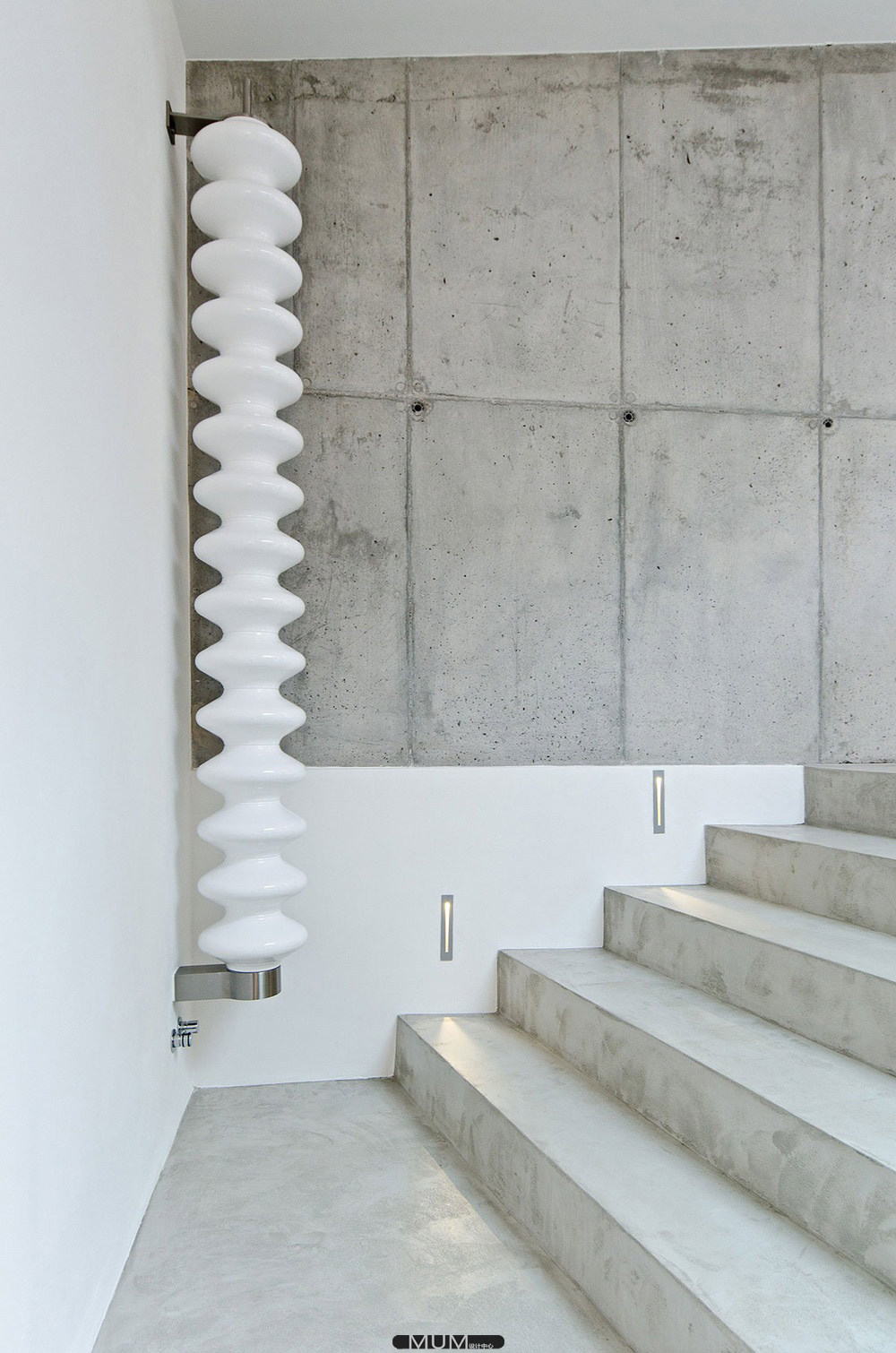 Concrete-Interior-Osice-Czech-Republic-Concrete-Stairs-Lighting1.jpg