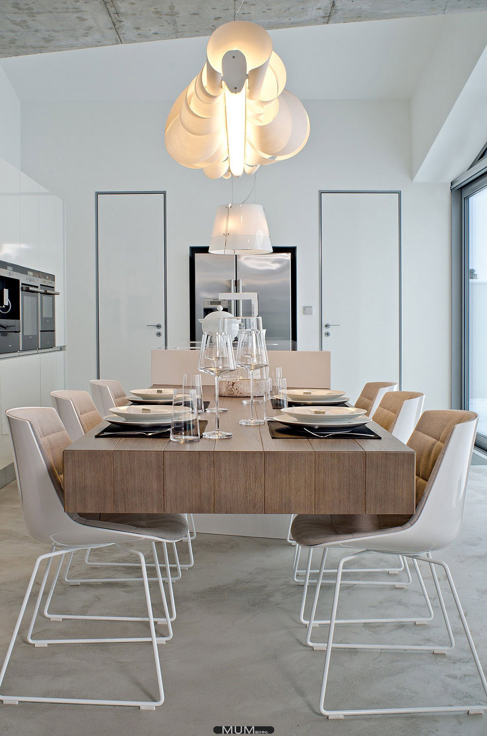 Concrete-Interior-Osice-Czech-Republic-Lighting-Dining-Table1.jpg