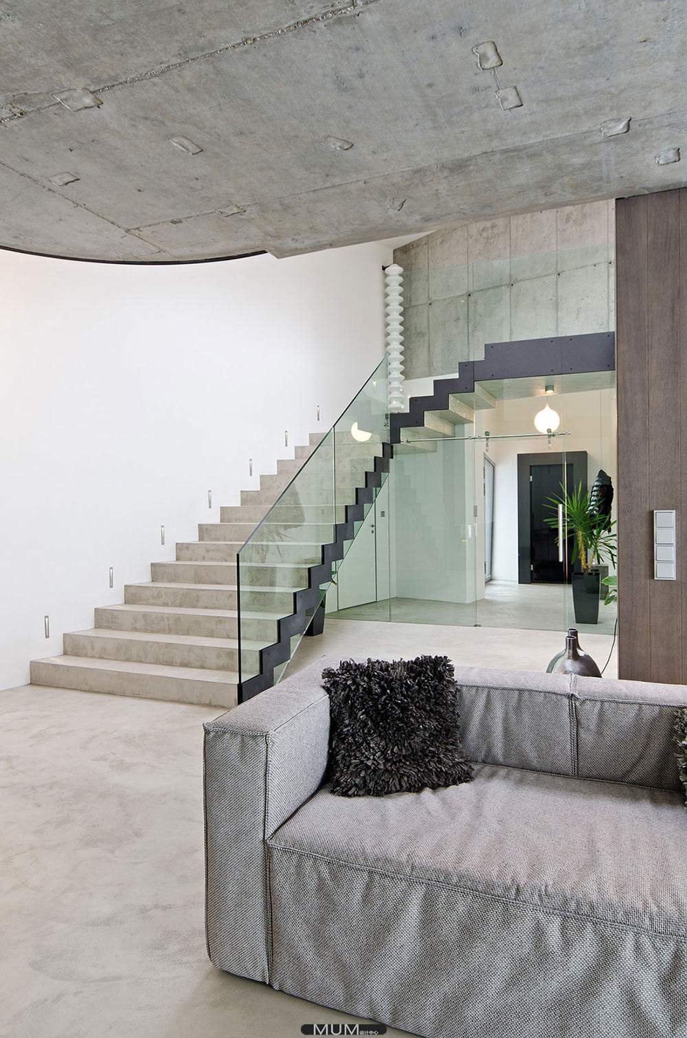 Concrete-Interior-Osice-Czech-Republic-Stairs1.jpg