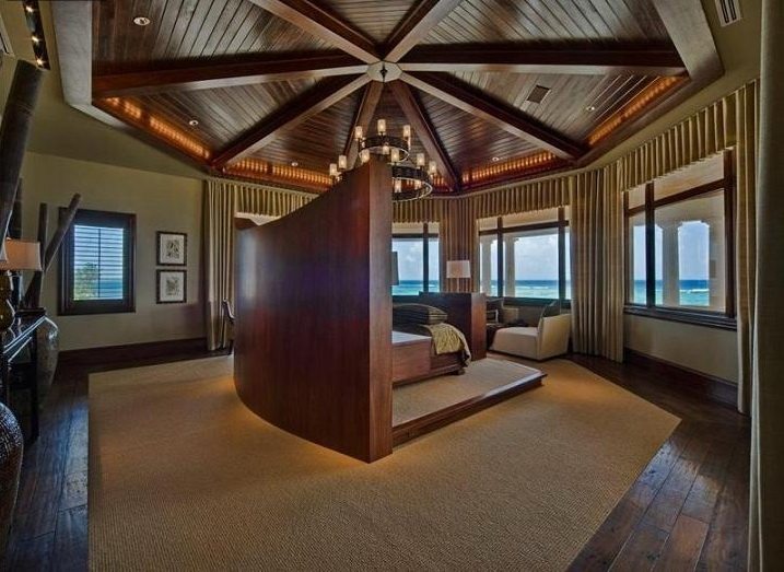 卡斯蒂略加勒比住宅_incredible-master-bedroom-bed-in-the-middle.jpg