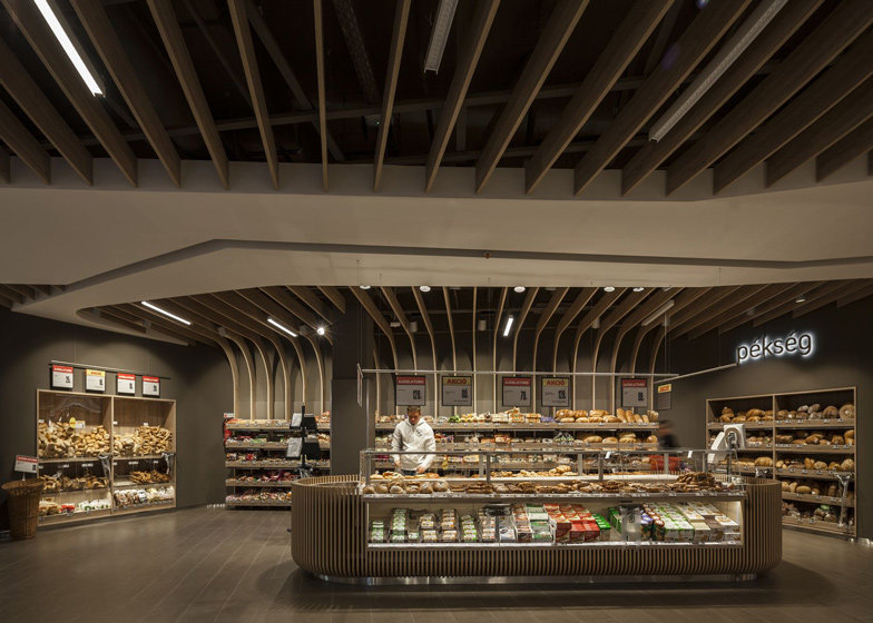 匈牙利布达佩斯Spar超市_Spar-supermarket-in-Budapest-by-LAB5-architects_dezeen_ss_9.jpg