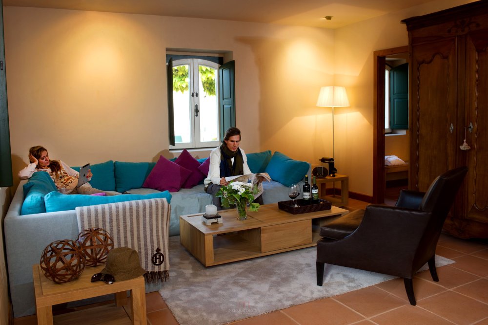 西班牙萨拉曼卡Hacienda Zorita Wine Hotel & Spa_51325569-H1-Villa.suite.lounge.jpg