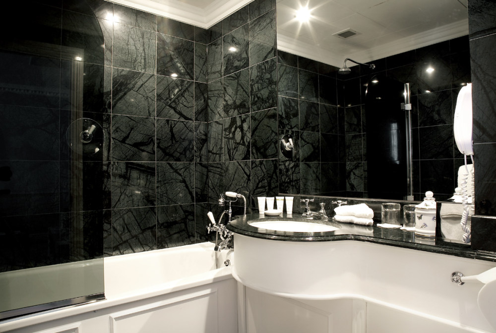 伦敦公爵酒店 Dukes London_43002733-H1-Guest_Bathroom.jpg