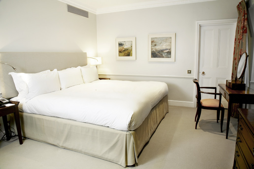 伦敦公爵酒店 Dukes London_43002806-H1-Penthouse_Bedroom.jpg