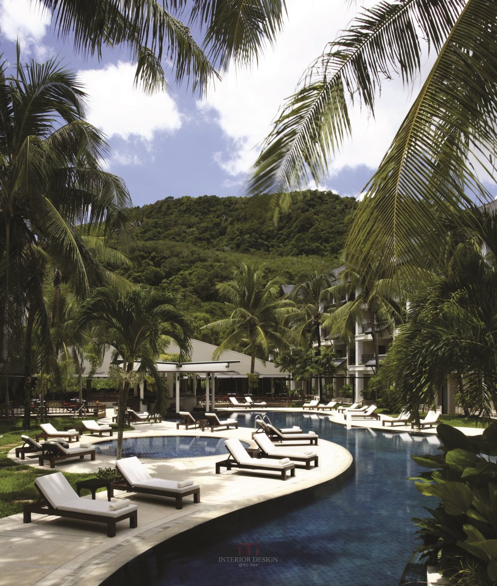 普吉岛瑞士酒店 Swissotel Resort Phuket_45281667-H1-Pool___Garden_Area.jpg