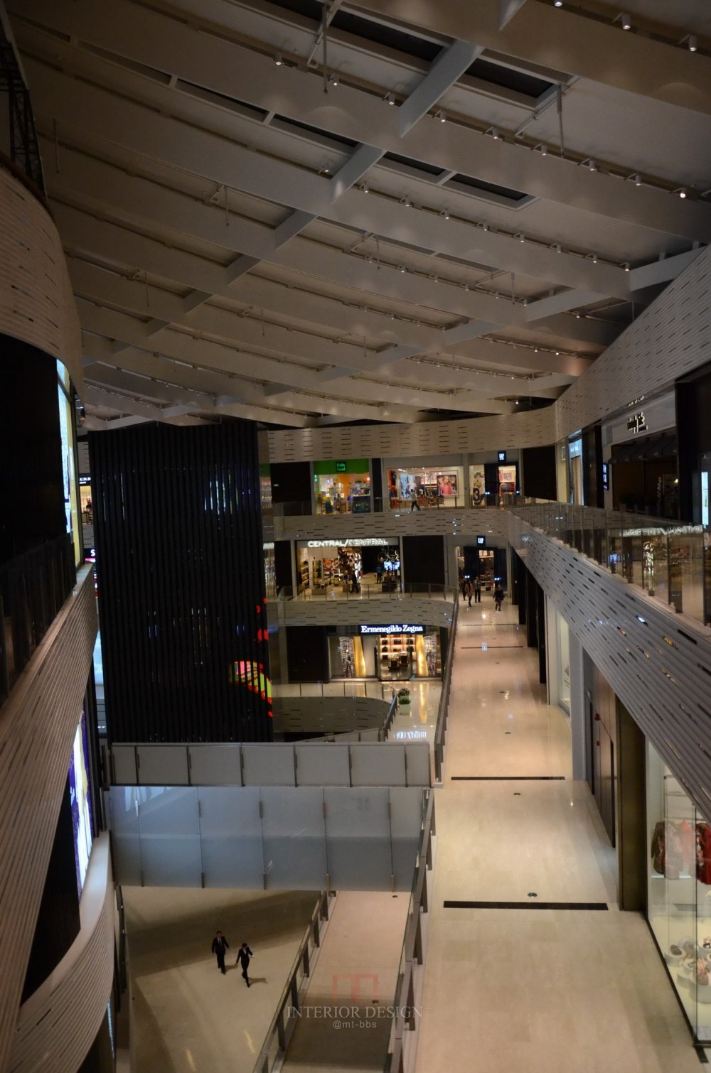 上海尚嘉中心大牌云集的lv大厦全方位拍摄夜景