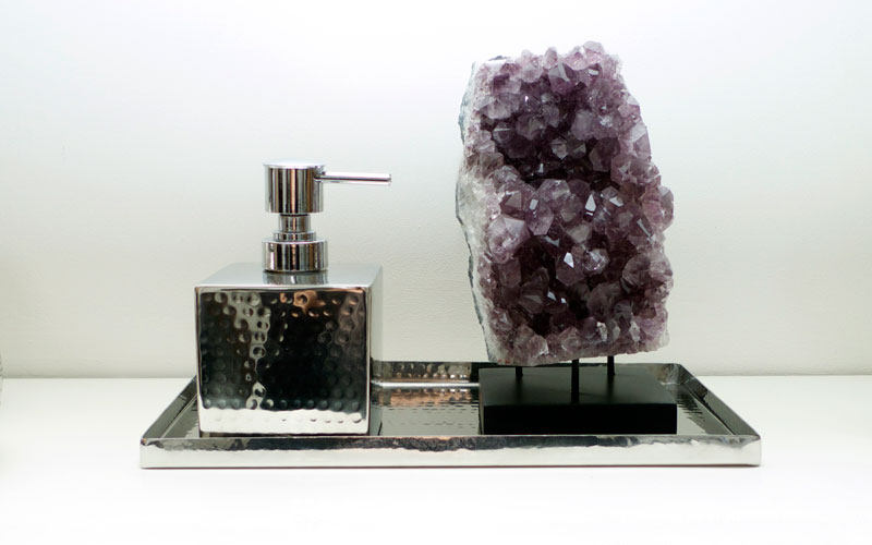 detail_hammetal_tray_pump_amethyst.jpg