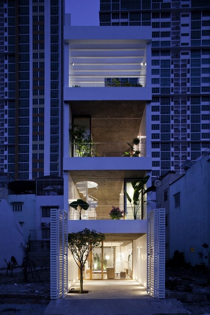 越南胡志明市Anh住宅_529d2260e8e44e0120000023_anh-house-s-na-sanuki-nishizawa-architects_1.jpg