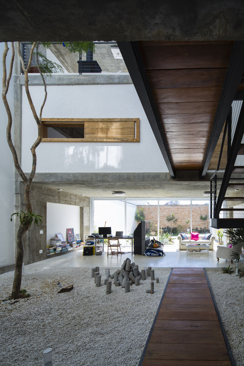 巴西圣保罗M&M公寓_5283afb9e8e44e8e720000c0_m-m-residence-bonina-arquitetura_01601_130921_077m.jpg