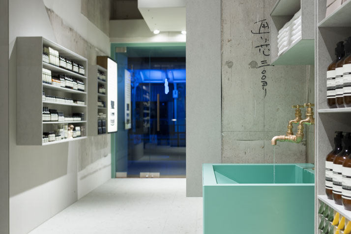 在日本京都的Aēsop Kawaramachi商店_9-torafu-architects-Aesop-Kawaramachi-photo-Takumi-Ota-yatzer.jpg