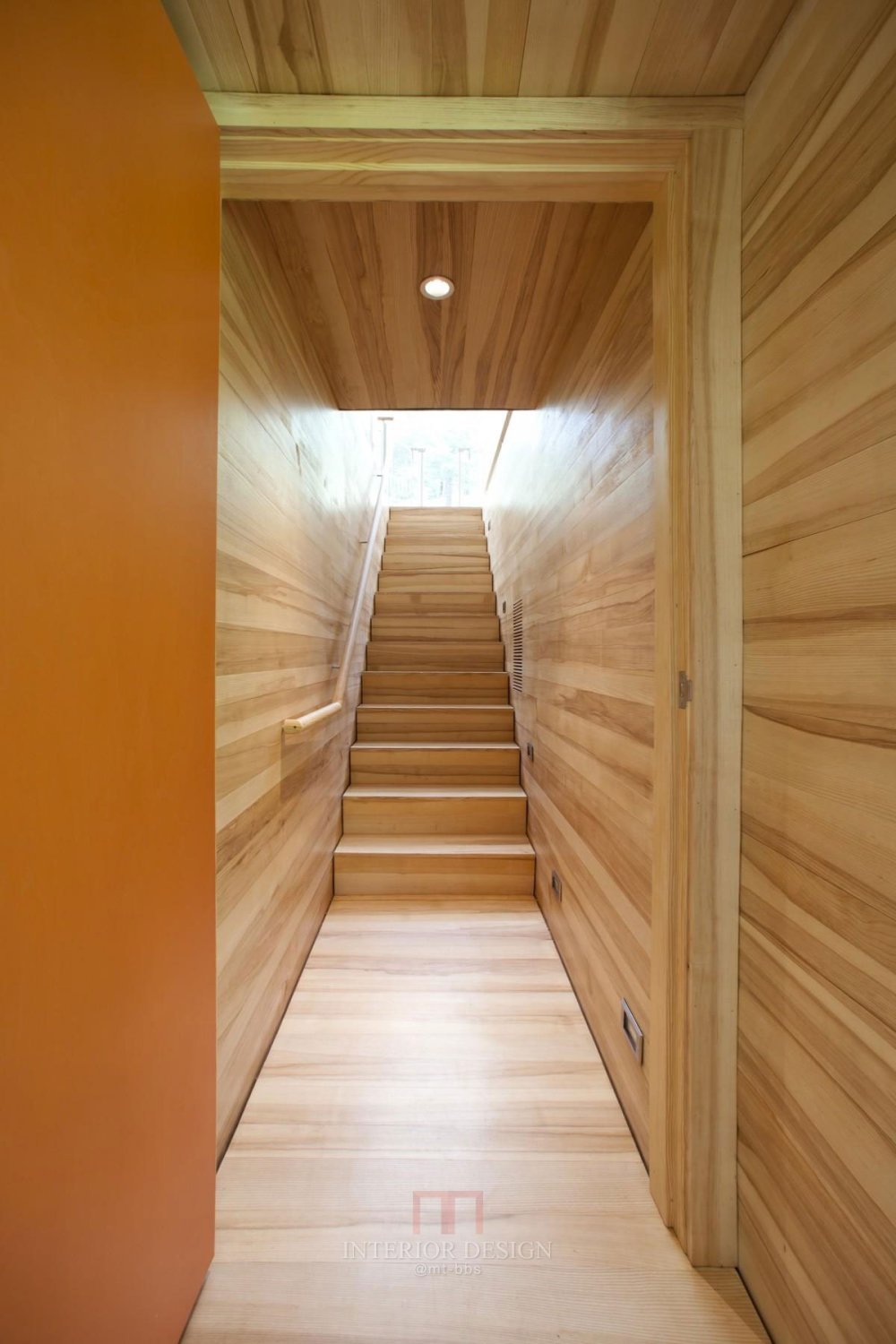 美国康涅狄格州-The Depot House_Wooden-Stairs-Home-in-Bantam-Connecticut.jpg