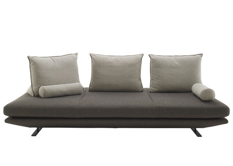 Prado-sofa-with-moveable-cushions-by-Christian-Werner-for-Ligne-Roset_Dezeen-81.jpg