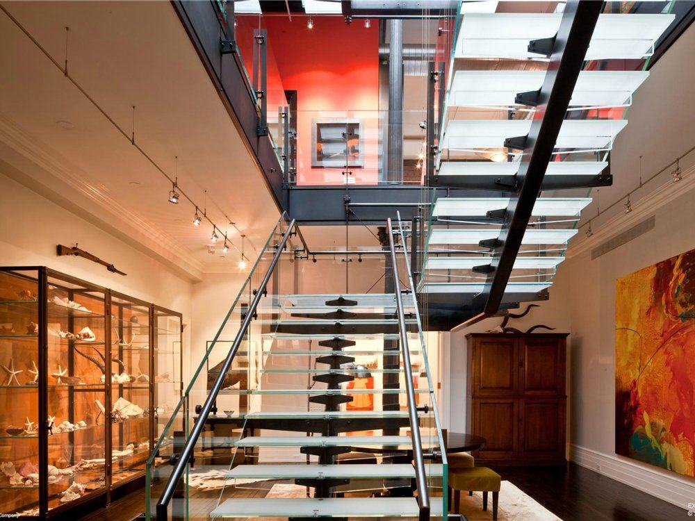 特里贝克地区阁楼公寓_mansion-loft-gallery-space-glass-staircase-4.jpg