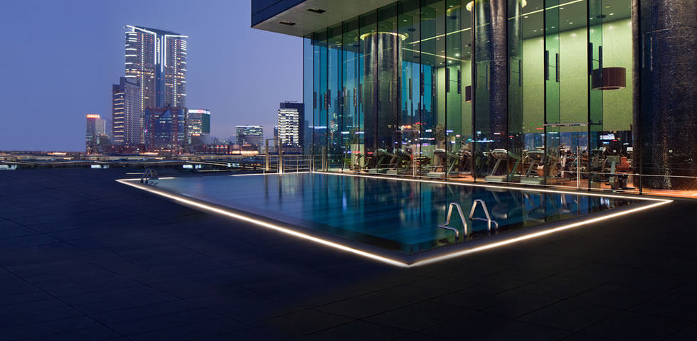 香港唯港荟酒店Hotel Icon_img_swimming-pool_1.jpg