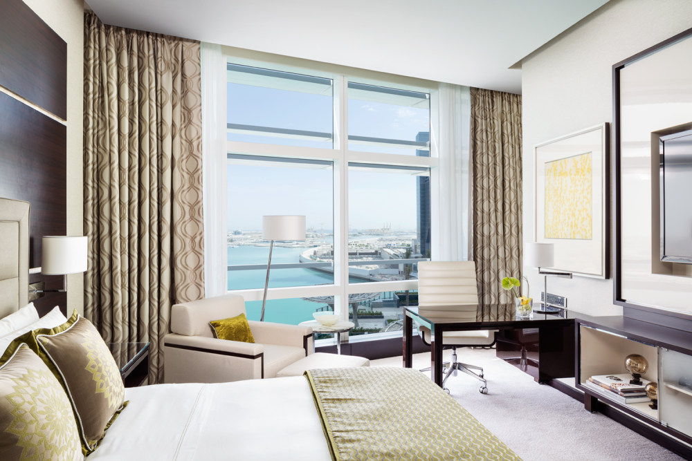 阿布扎比瑰丽酒店 Rosewood Abu Dhabi / Handel Architects_54379241_Rosewood_Abu_Dhabi_Executive_Room_2.jpg