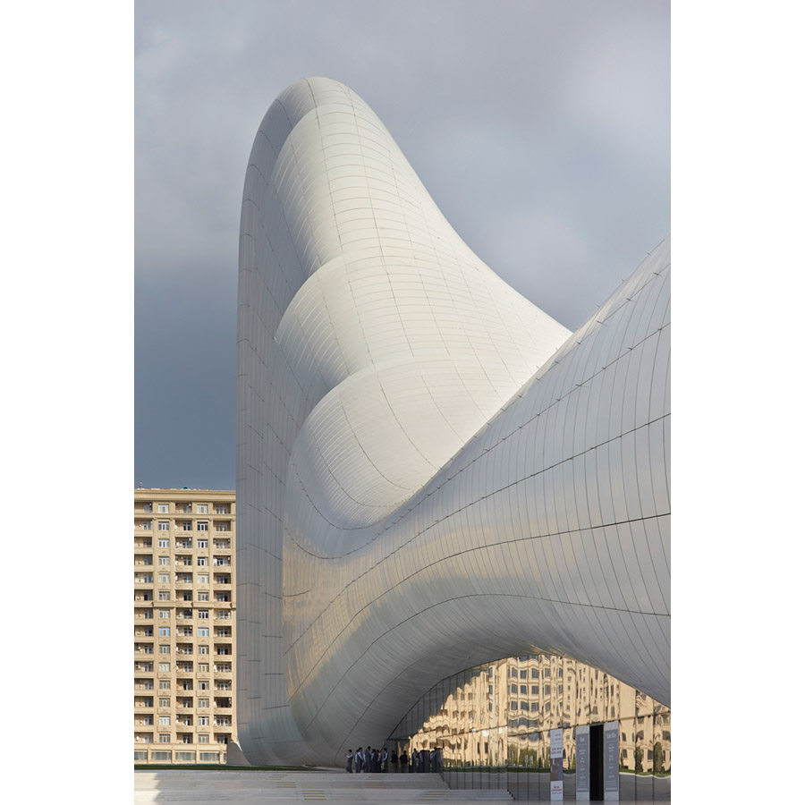 Heydar Aliyev Centre / Zaha Hadid Architects(扎哈，哈迪德)__c_fETPoHNY34PPzlDlam0NGOPWhyWNED8A0-q11ifNziqLv-fYbMkx0QFLpIUWFY_Jpe-nDCfYUtW1m.jpg