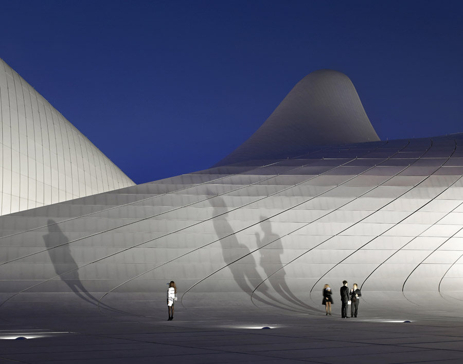 Heydar Aliyev Centre / Zaha Hadid Architects(扎哈，哈迪德)__c_H-cgLOEXsAftsBbrppg9iTYki8PcrDNNIV3fmhFJJs_cZMoO_1NsqAjgWxohkpV_Ugs2RDZ8Ampf3.jpg