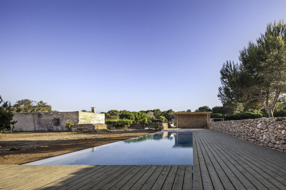 Pool + Outdoor lounge / marià castelló, arquitecte__c_MbAyCAgceusrConE8xmqVWTzKLSyyoVrmq9ncNpZVprXmk66FDLdSjW5ZUoT04i1xPeMozmHNKvgM.jpg