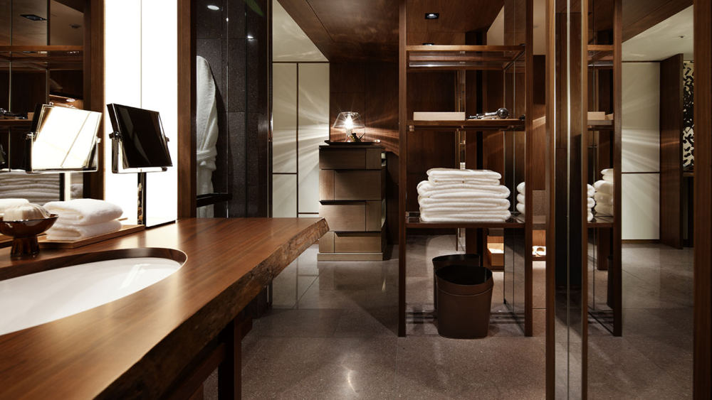 Tony Chi ,绪方慎一郎-东京安达仕酒店 Andaz Tokyo Toranomon Hills_Andaz-Tokyo-P026-Guestroom-Bathroom1280x720.jpg