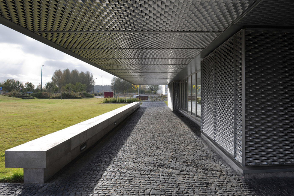 M2 Technological Building / Sanchez Gil Arquitectos__c_bk8iEBV9U0I5uIBtc6dEDnK5__2Kob-FQyWPxtBlWt4Ya34Ba2FMSls3dqwOy9mGXyhc4Duw9W20H.jpg