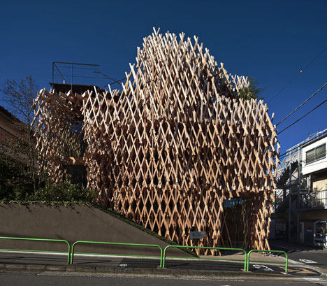 SunnyHills-cake-shop-by-Kengo-Kuma-encased-within-intricate-timber-lattice_dezeen_1.jpg