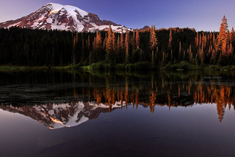 100张日落摄影照片--------国外网站搜集_dusk_on_rainier_by_jordan_roberts-d4chfmm.jpg