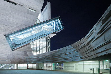 佩罗自然博物馆_dezeen_Perot-Museum-of-Nature-and-Science-by-Morphosis_1.jpg