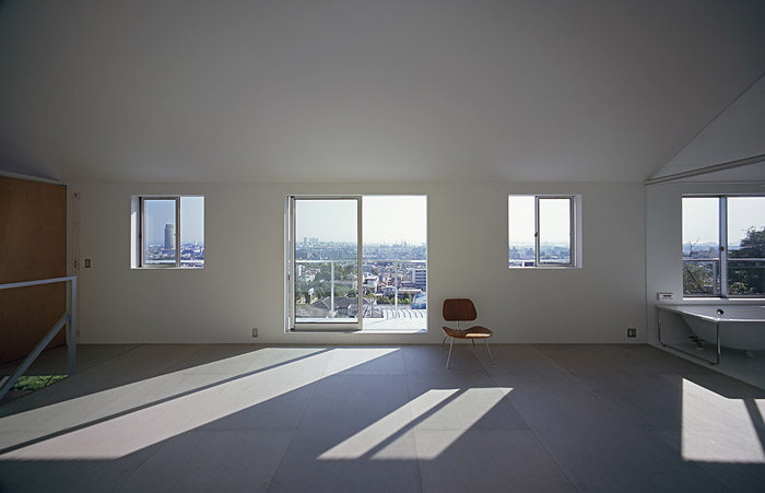 House in Rokko / Tato Architects__c_AqdsDoJ1NmwBOwSg4WRHLWmwu65S1aQC56m7GvSa35940_t90fB6kv0nVPY_zHC3IavP_2N6bXUxQ.jpg