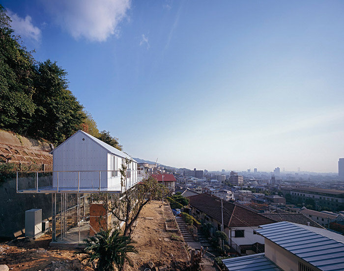 House in Rokko / Tato Architects__c_ijlmVqwmpyqQV-4rifApKu-M9qYT_KfC5Ee9aFKoYRk5xpLw6QPhIubSP5xKU0al2D7mqX2zv7M-O.jpg