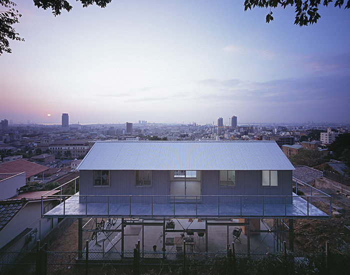 House in Rokko / Tato Architects__c_XUUeIZQKiXYZICi9B5PGg_VFxrwZS8N8uJrMhWMPm2caAews-q17jHAv7UqvUcLYk52JvIbDcMh03.jpg