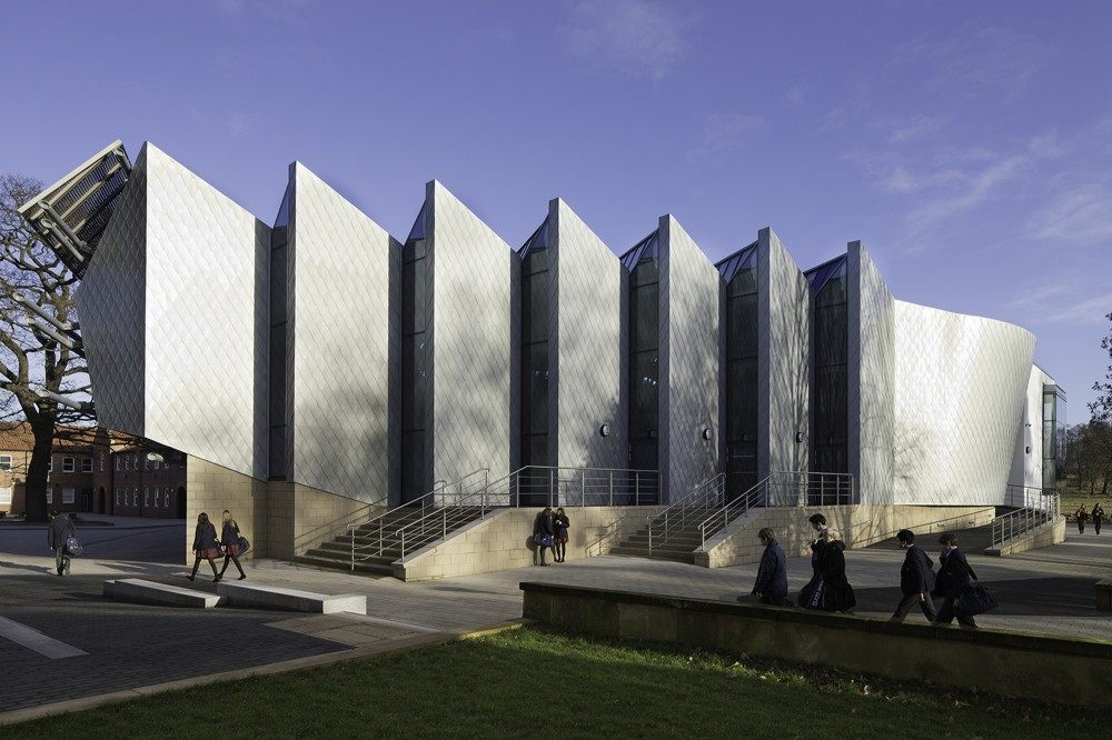 52eafd15e8e44e2dbe000077_princess-alexandra-auditorium-associated-architects-llp.jpg