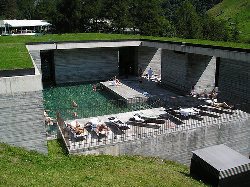 vue-exterieure-bain-spa-therme-vals.jpg