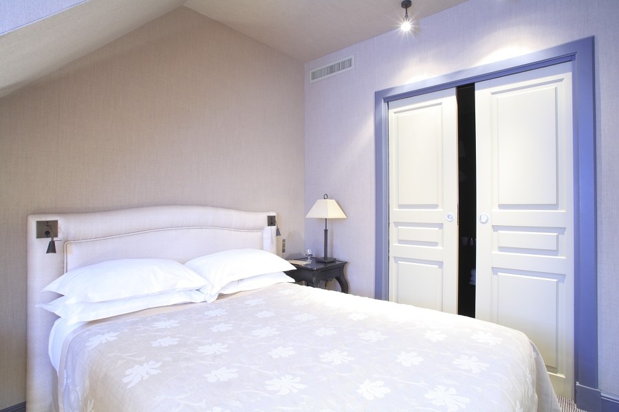 巴黎皇后亭酒店 Le Pavillon de la Reine_26140773-H1-chambre SGL.JPG